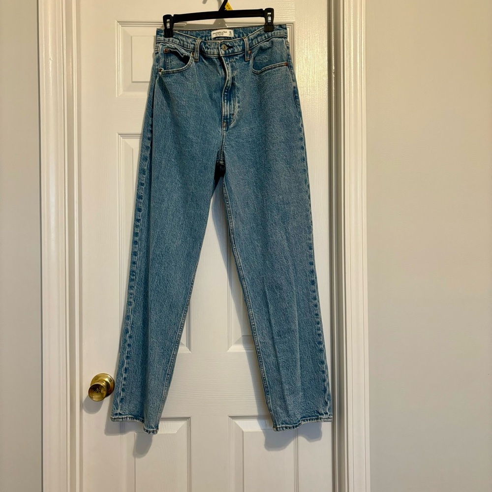 Abercrombie curve love the 90’s straight ultra high rise jean
